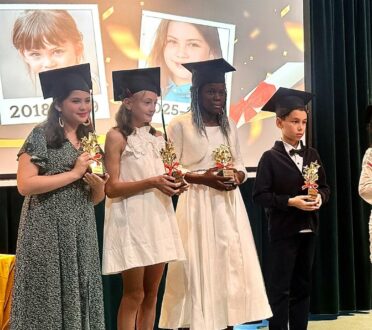 Première remise de diplômes à La Petite Ecole in Singapore